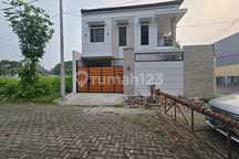Rumah Siap Pakai Area Solo Baru