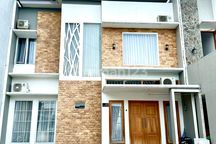 Rumah 2 Lantai Siap Pakai Di Solo Baru