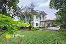 Rumah di Kebayoran Baru, Jakarta Selatan, di Hook, bisa Parkir 14 Mobil