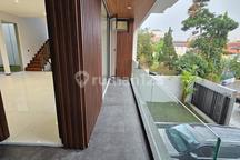 Rumah Baru Siap Huni di Setraduta Lingkungan Asri