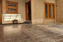 Rumah Dua Lantai di Lokasi Yg Sangat Strategis