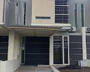 663 Disewakan Rumah Green Garden Regency 3+1 BR 2 Lt Furnished