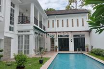 Rumah Megah Dgn Kolam Renang dan Hobby Room, Rumah di Jagakarsa