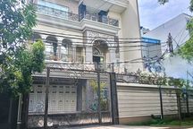 Rumah Mewah Klasik Modern 4 Lantai Row Jalan 3 Mobil Pintu Gerbang Otomatis Semi Furnished Dijual Sunter Jakarta Utara
