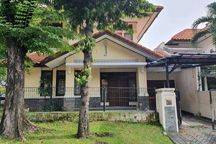 Murah Rumah di Daerah Mewah Graha Family Surabaya