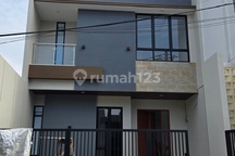 Rumah Brand New 2 Lantai Taman Villa Meruya Siap Huni