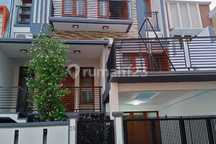 Disewakan Rumah 4 Lantai Siap Huni dan Full Furnish di Palmerah.