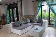 Villa 4 Kamar Tidur Dijual Lokasi Dalam Komplek di Kuta , Bali