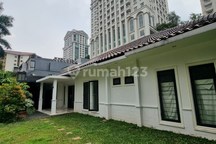 Dijual Rumah Asri Permata Hijau, Lingkungan Sangat Tenang dan Strategis.