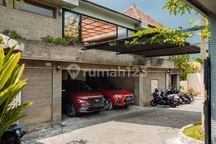 Jual Rumah Villa Mewah Fasilitas Lengkap di Banjar Anyar Kelod, Kerobokan, Kuta Utara, Bali