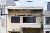 Rumah Second 2 1/4 Lantai Butuh Renovasi Total