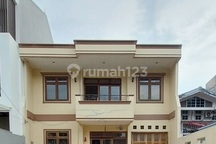 Rumah 2 1/4Lantai Jual Cepat