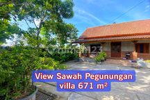 Villa Dekat Sawah Pegunungan Luas 671 M² 