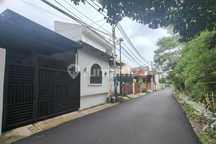 Baru Selesai Renovasi, Dekat dengan Stasiun LRT, 5 Menit Exit Tol Jorr, Nego