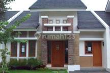 Hunian Nyaman Rumah 2 Lantai Lokasi Strategis ke Mall Pvj Bdg