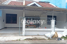 Rumah 1.5 Lantai di Klampis Semolo Barat