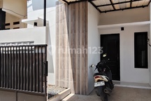 Rumah Cash Minimalis di Pusat Kota Depok 7 Menit Stasiun Depok Lama
