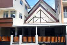 Rumah Besar Strategis Dekat Kampus Upn Ykpn Dan Pakuwon Mall