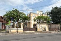 Rumah Besar Strategis Dekat Ambarukmo Plaza dan Jogja Expo Center