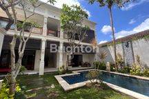 VILLA KOMPLEK HANYA 5 UNIT DI AREA UMALAS KEROBOKAN