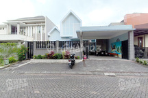 Rumah Luas Minimalis Open Space di Batavia Golf, Araya
