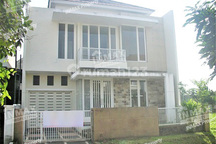 Disewakan Murah Hunian 2 Lantai di Villa Puncak Tidar