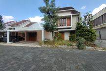 Kontrakan Perum Cluster Rumah Cantik 2Lt Semi Furnished