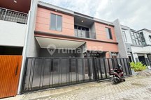Kontrakan Rumah Cantik Terawat Dekat Jalan Raya Adi Sucipto