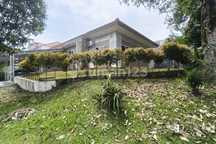 DISEWA RUMAH 2 LANTAI TAHUNAN MEWAH SIAP HUNI ARGENIA SENTUL CITY