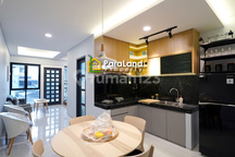 Unit Baru! Bangunan Rumah 4 Lantai Siap Huni Sudah Jadi Bonus Kitchen Set