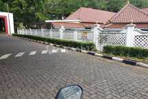 Disewakan Rumah 2 Lantai Bahis Lt 975 Lb 800 di Cinere