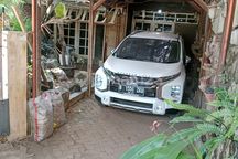 Dijual Rumah Shm Butuh Renovasi Hadap Utara , Bebas Bajir 