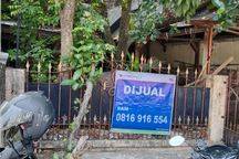 Dijual Rumah Shm Butuh Renovasi Hadap Utara , Bebas Bajir 