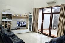 Rumah Taman Holis 2 Lantai Murah Jual Cepat