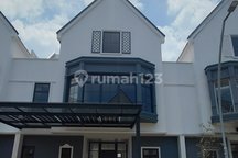 Disewakan Rumah Lengkap dengan 7 Unit Ac dan Waterheater Siap Huni Rapi