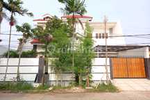 Dijual Rumah Bagus+Kolam Renang Komplek Pulo Gebang Permai Cakung