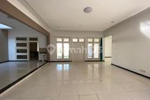 Rumah Disewakan Tengah Kota