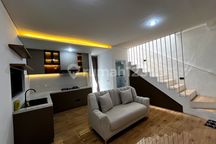 Sewa Rumah Full Perabot di Kawasan Perumahan Tengah Kota. Siap Huni