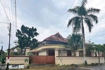 Kontrakan Rumah Luas 11 Kamar Lokasi Tengah Kota Dekat Transmart Jember. Cocok Untuk Kantor Dan Mess Karyawan