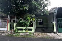 Sewa Rumah Semi Perabot Lokasi Dekat Rs Subandi Patrang. Siap Huni