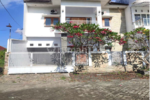 DISEWAKAN RUMAH MINIMALIS 2 LANTAI DEKAT TRANSMART JEMBER