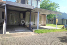DISEWAKAN RUMAH MINIMALIS MODERN POSISI HOOK DEKAT TRANSMART