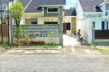 Disewakan Rumah Luas Siap Huni Dekat Armed