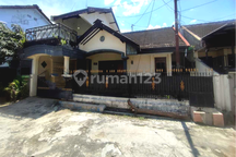 DISEWAKAN RUMAH 2 LANTAI DEKAT KAMPUS DAN KANTOR IMIGRASI JEMBER