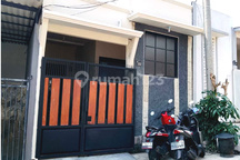 Disewakan Rumah Minimalis 2 Lantai Siap Huni Dekat Kota