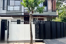 Rumah Keren Posisi Hook Di Bsd Griya Loka