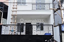 Rumah Baru 6X13 Lokasi Strategis Jalan Gede di Duri Kepa(Dk453)