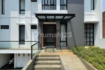 Rumah Minimalis Modern Hadap Barat Semi Furnished Di Menteng