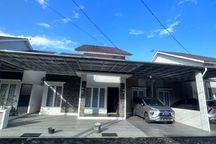 Dijual Rumah Siap Huni di Jl. Ujung Pandang, Komp. The Green View