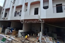 Termurah!! Rumah Indent Matraman Dekat Menteng